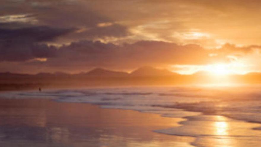 Atardecer en la playa de Famara.