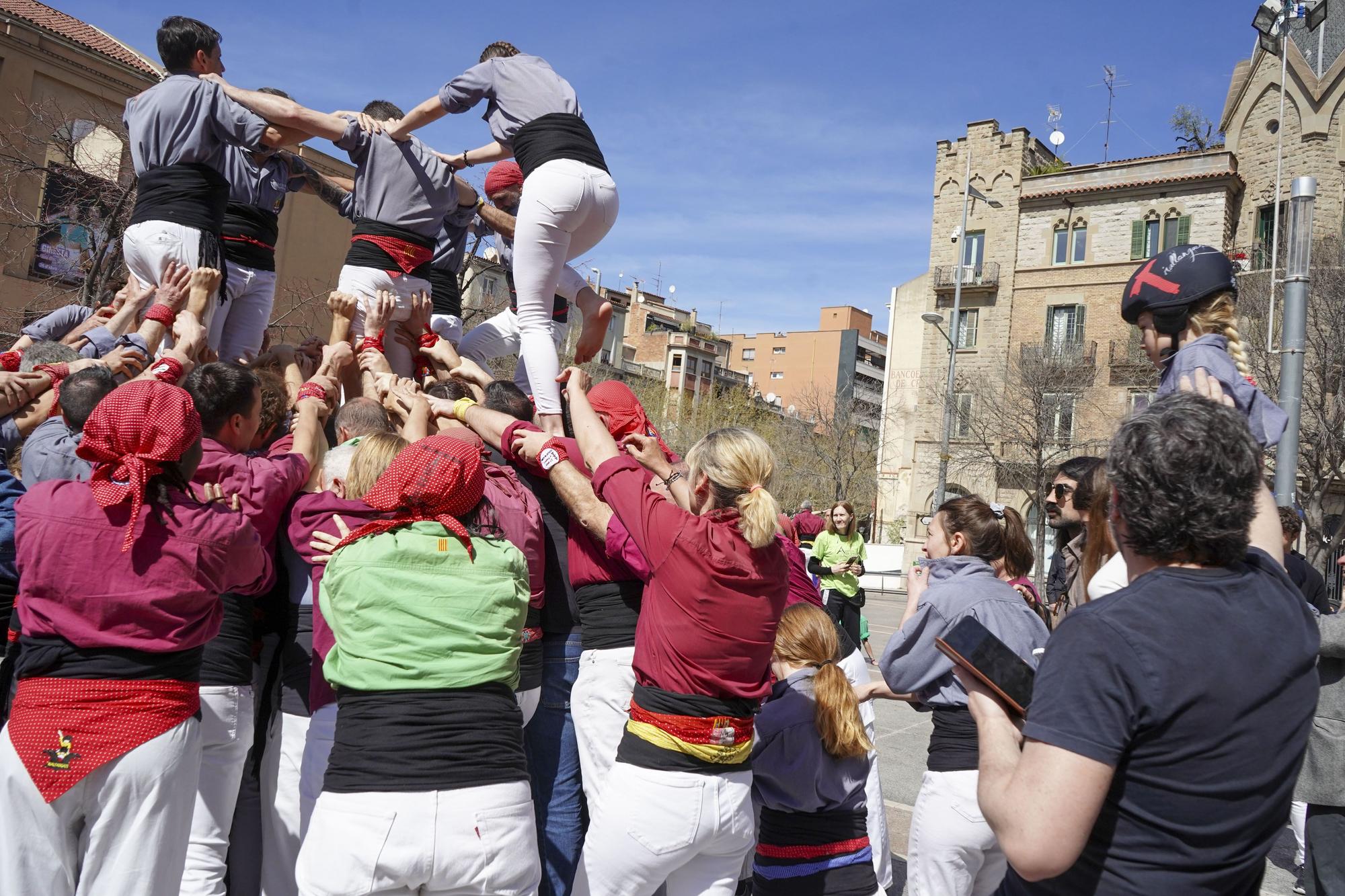 Actuació a la plaça de Sant Domènec de Manresa de la colla castellera Tirallongues amb els Castellers de Lleida i els del Riberal