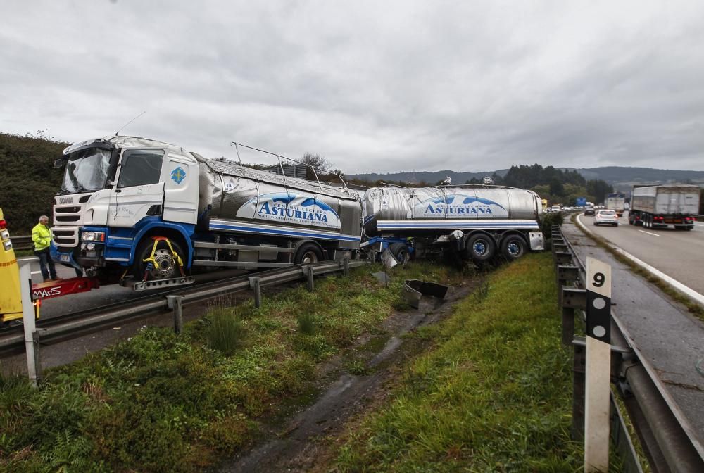 Un accidente en la "Y" provoca varios kilómetros de atasco  en dirección Oviedo