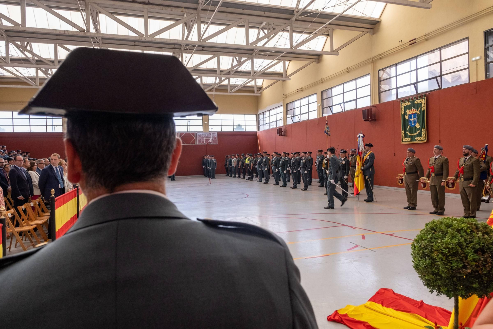 EN IMÁGENES: Así fueron los actos en Oviedo del 179 aniversario de la Guardia Civil