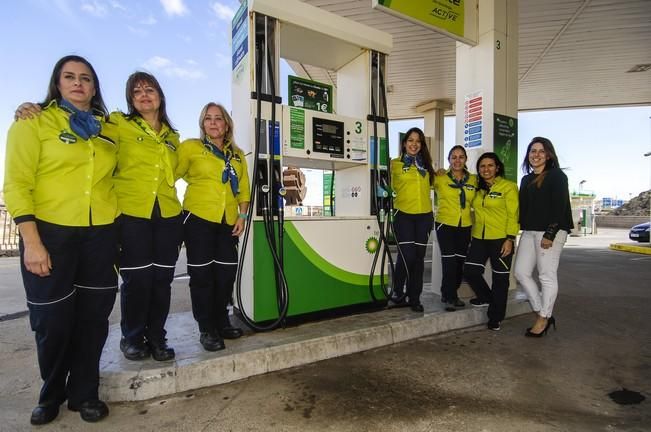 SOLO MUJERES GASOLINERA BP CC LAS TERRAZAS