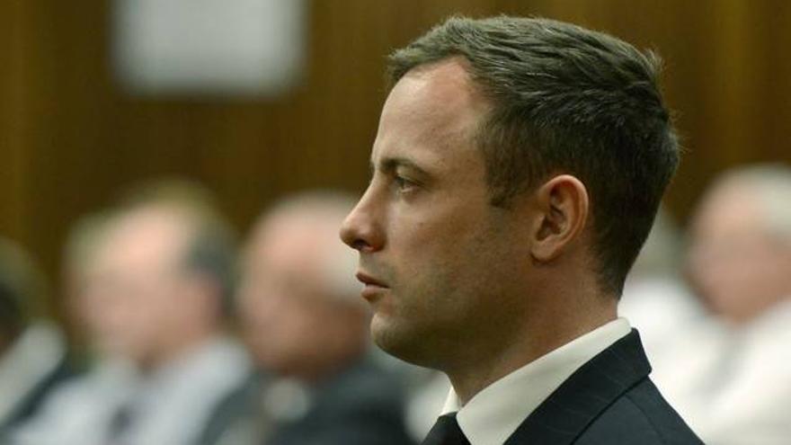 El atleta Oscar Pistorius, condenado a 5 años por matar a su novia