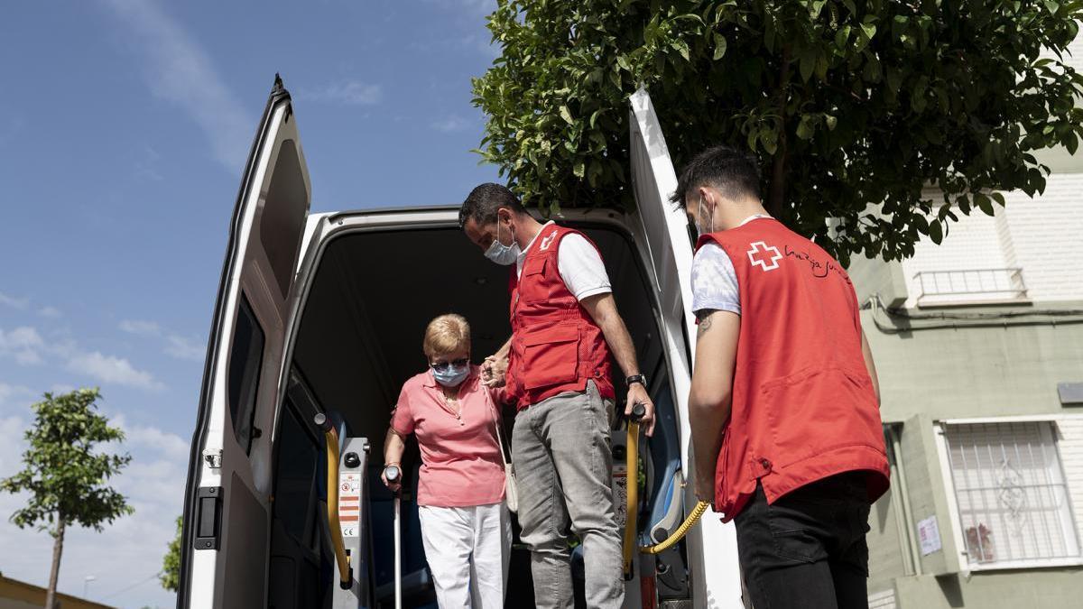 6.600 mayores cordobeses acompañados el pasado 2020 por Cruz Roja