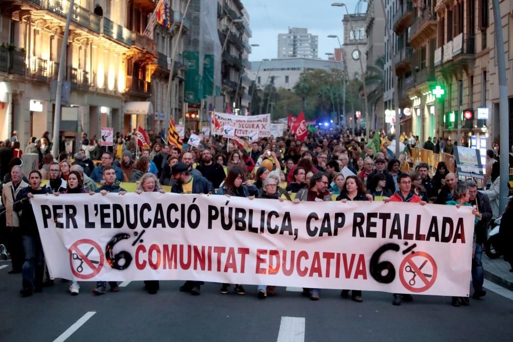 Manifestació a Barcelona per reclamar a la Generalitat que l''educació suposi 6% del PIB