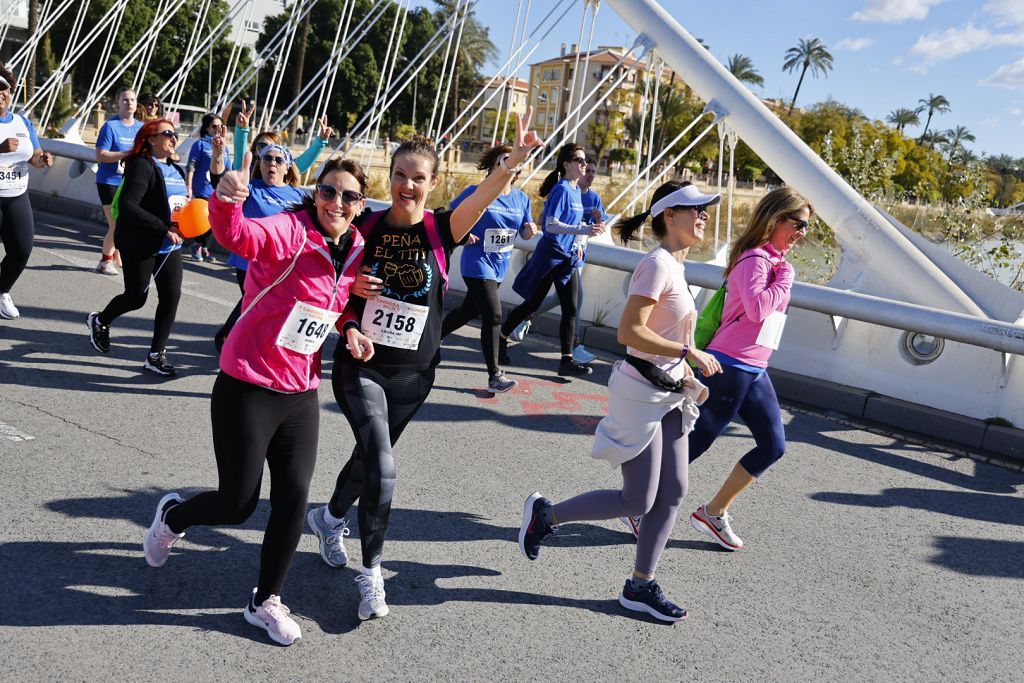 Imágenes del recorrido de la Carrera de la Mujer: avenida Pío Baroja y puente del Reina Sofía (I)