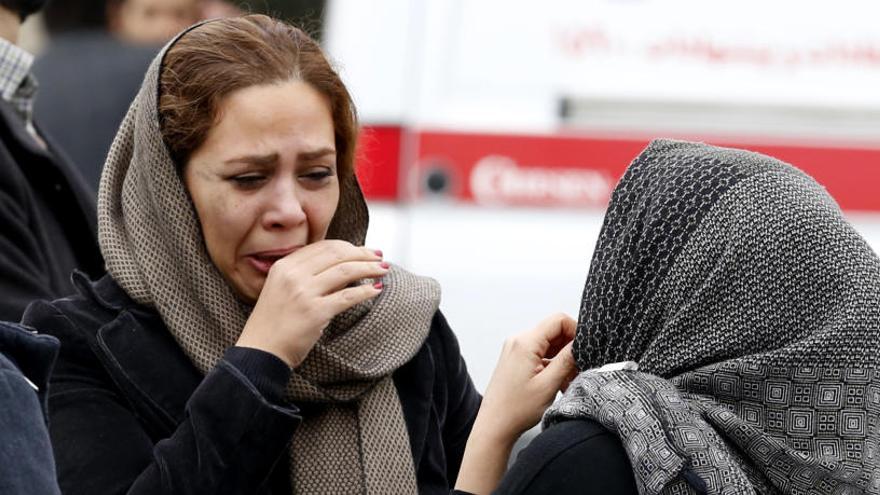 Familiares de las víctimas del avión siniestrado.