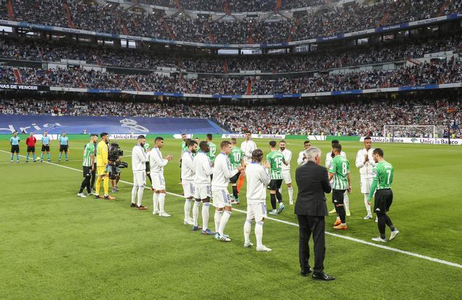 Doble pasillo en el Bernabéu con un invitado inesperado