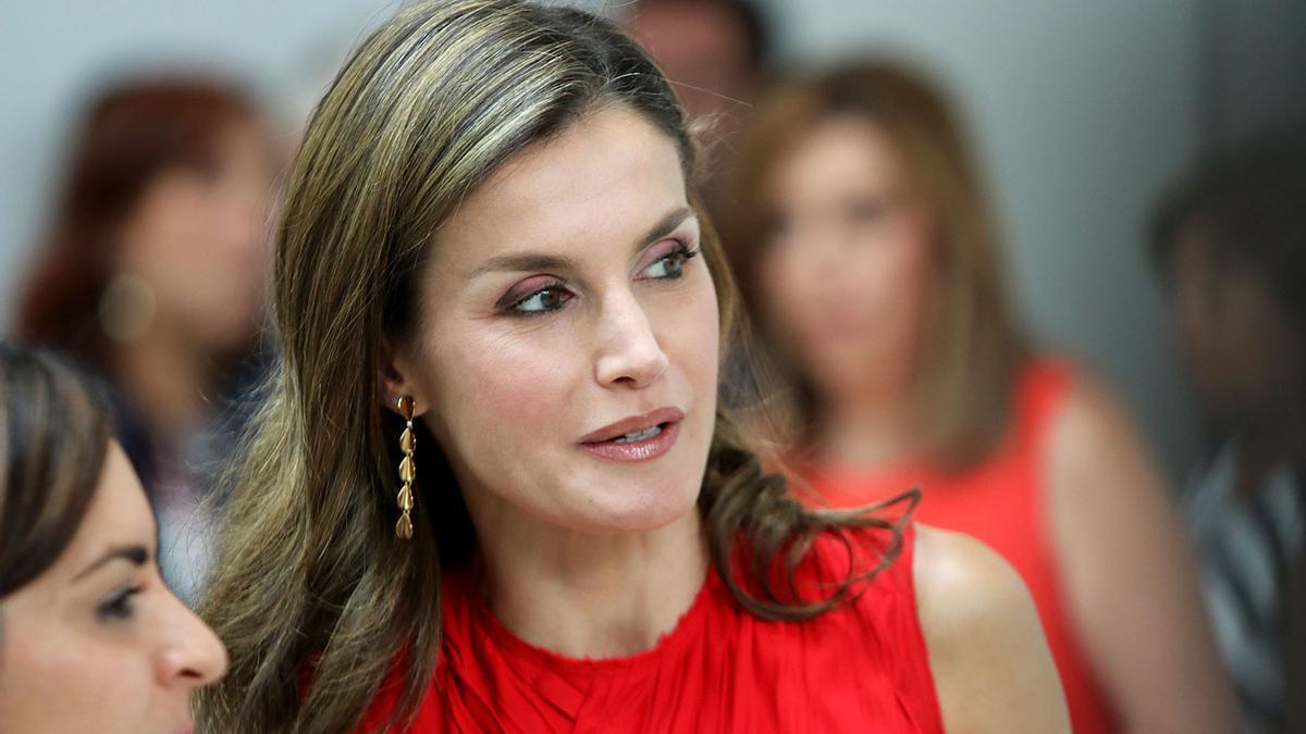 Letizia Ortiz con vestido rojo de Nina Ricci en Málaga