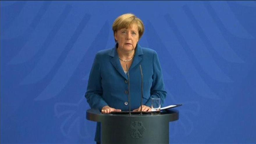 Merkel: "Compartimos su dolor, estamos sufriendo con ustedes"