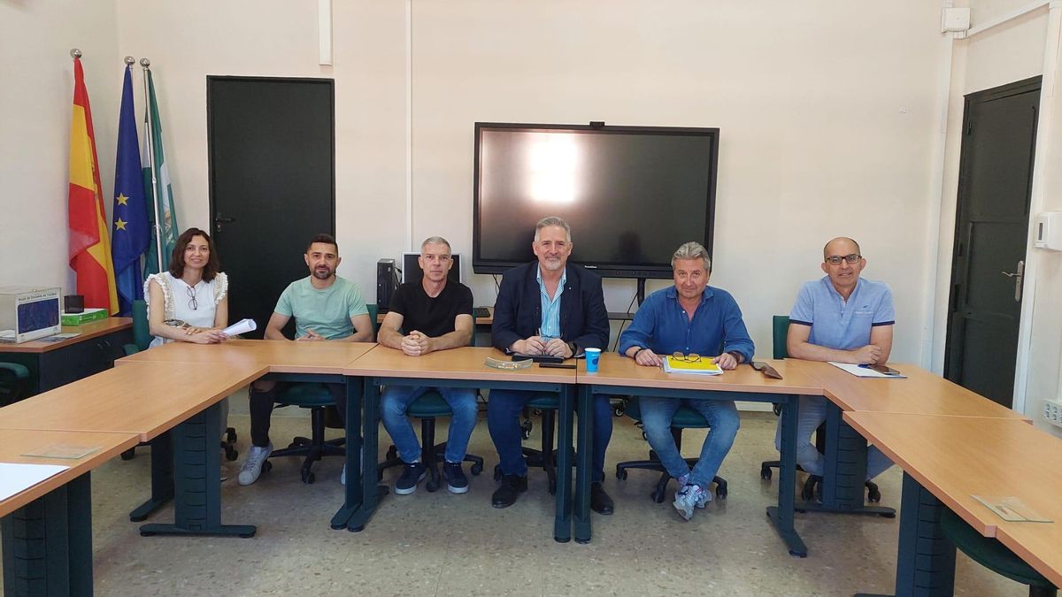 Reunión de representantes sindicales y de la patronal del sector del cemento en Córdoba, realizada en la sede del Sercla.