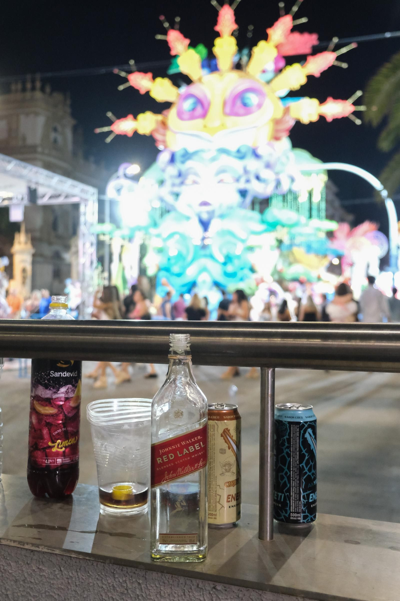 Galería de fotos: así es salir de fiestas en Hogueras de Alicante