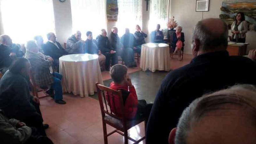Reunión informativa sobre la ordenación territorial celebrada el pasado mes de noviembre en Vallesa.