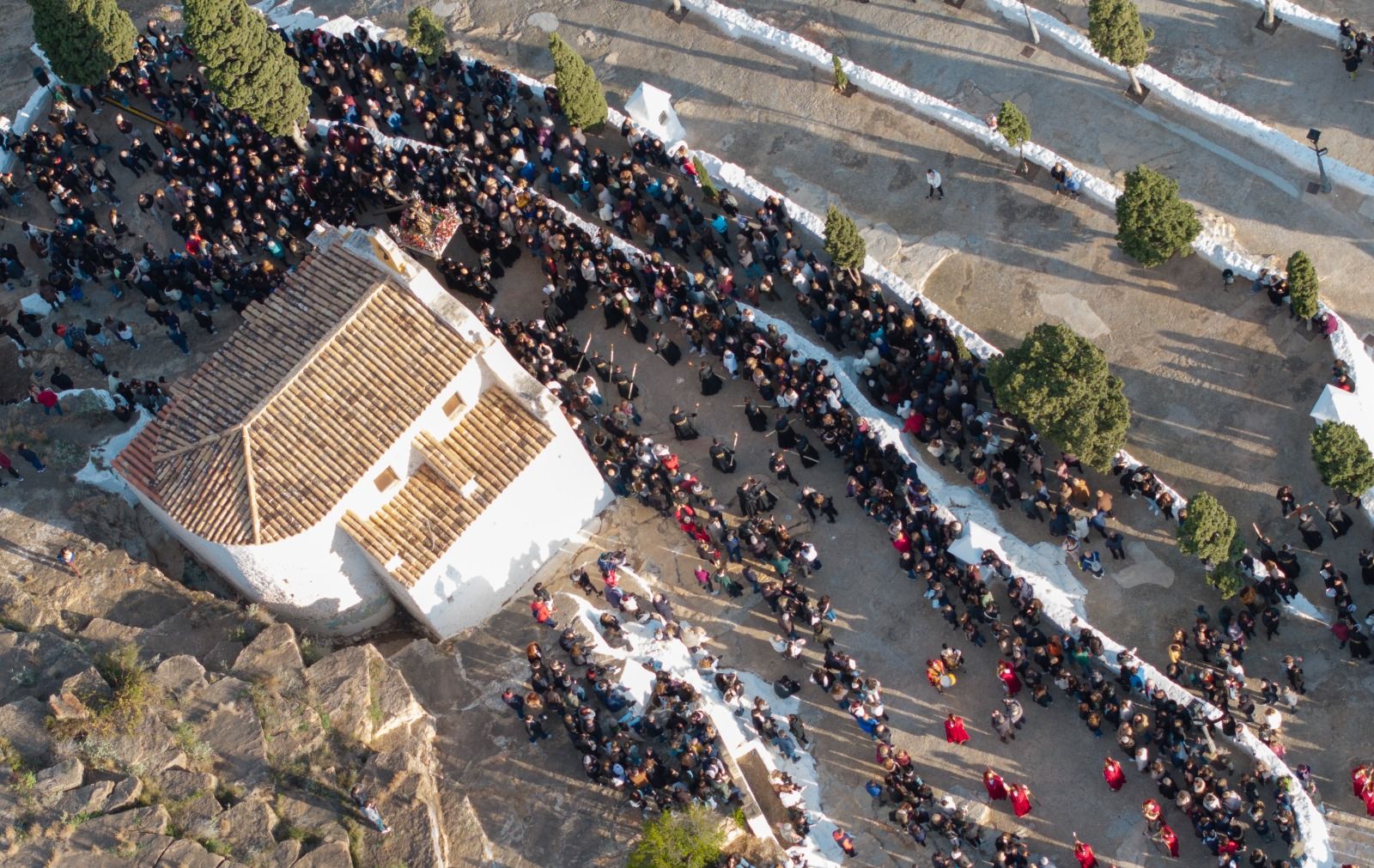 Masivo Via crucis de madrugada en Sagunt