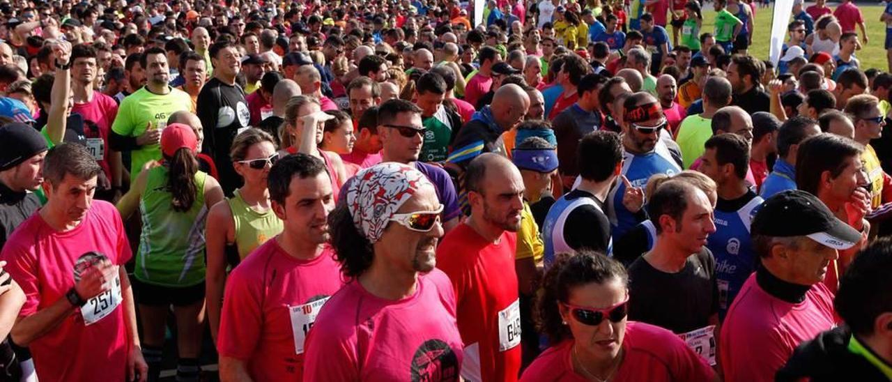 Atletas participantes en la carrera del pasado año.