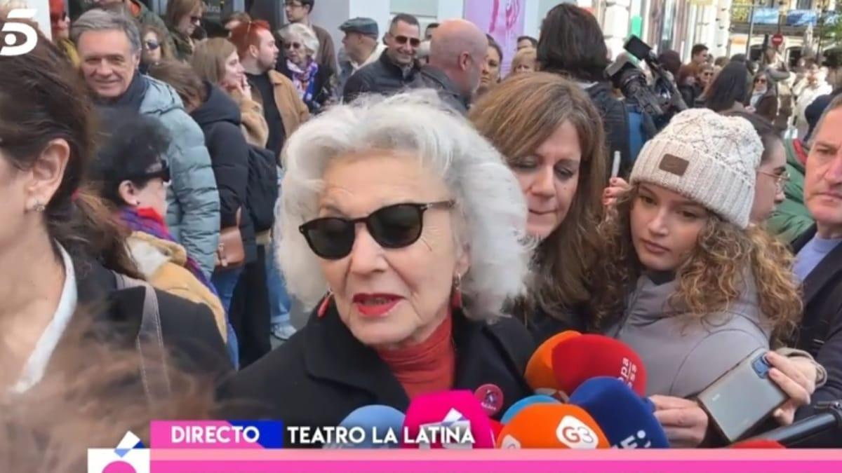 Marisa Paredes en la capilla ardiente de Concha Velasco