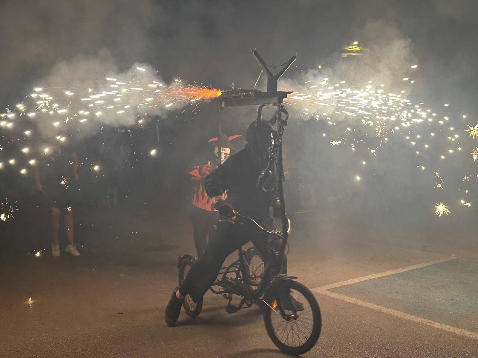 Así fue la noche de Sant Joan en la playa de Tavernes de la Valldigna