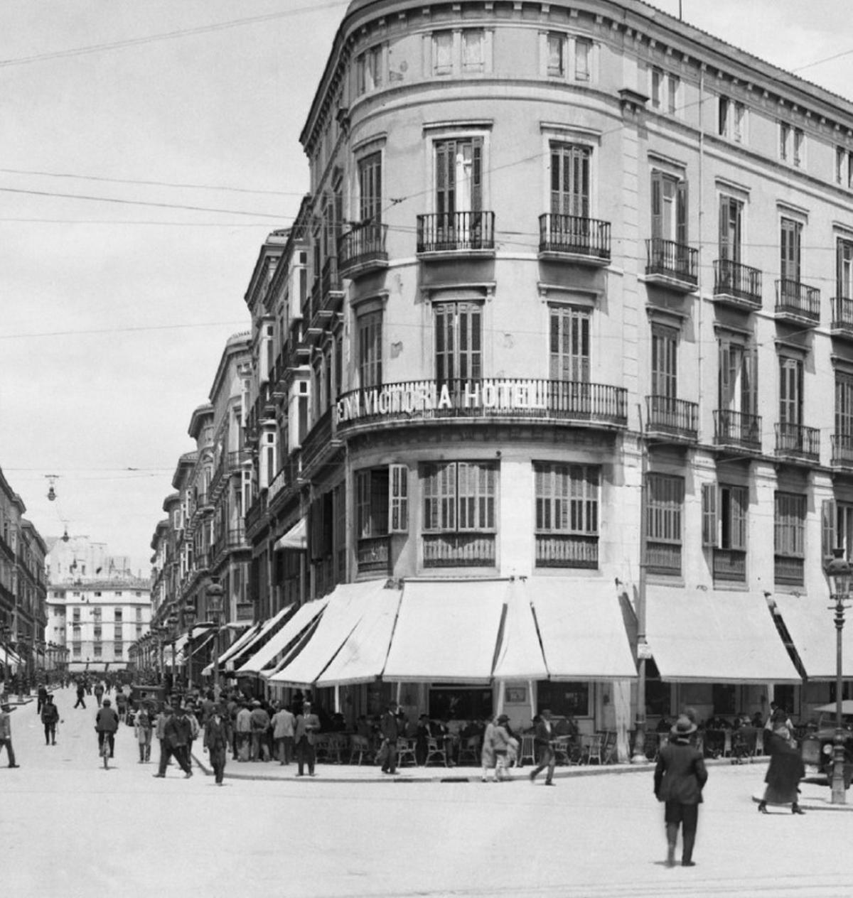 Así era la calle Larios en sus inicios: con suelos de madera como un gran 'salón de baile'