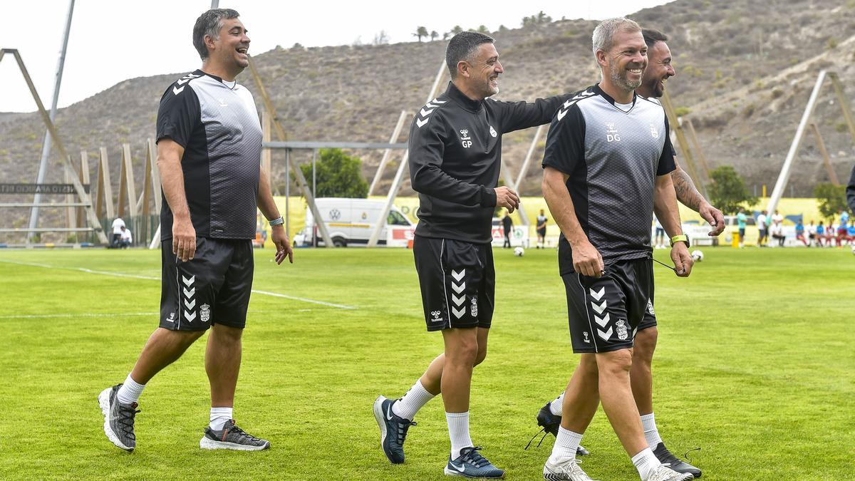 El equipo técnico de Pimienta, con Momo, Gómez y Richi, en esta imagen en Barranco Seco.