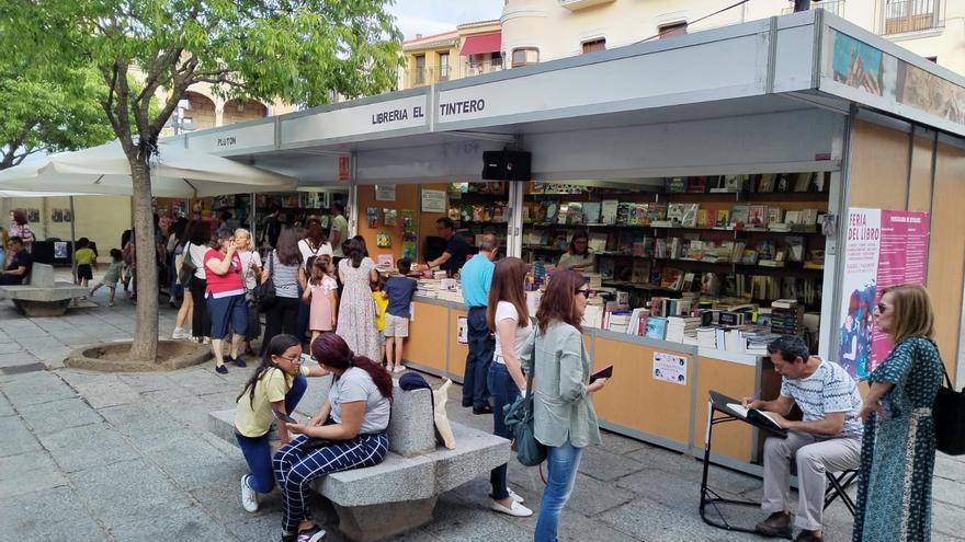 Nieves Concostrina estará este viernes en la feria del libro de Plasencia