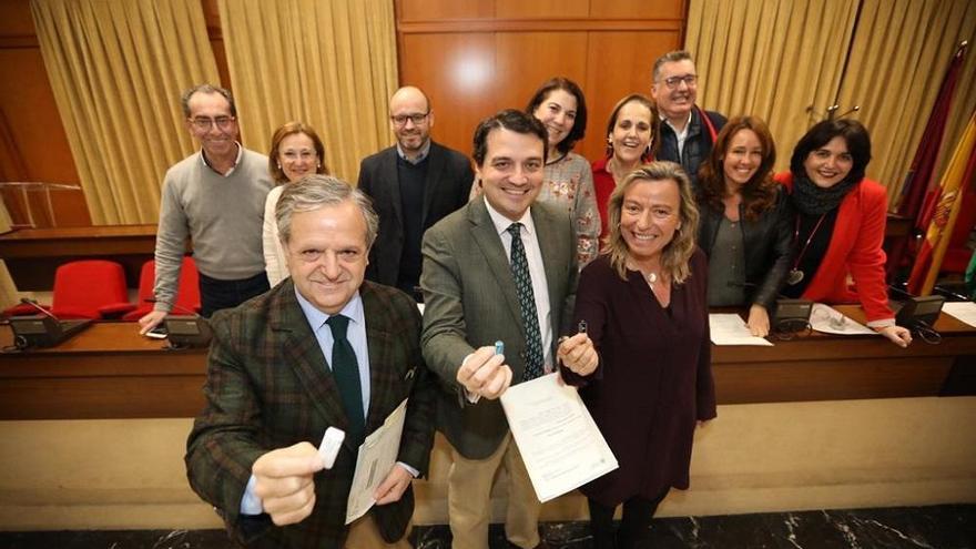 La oferta de Cs de negociar los presupuestos contraría al PP y desconcierta a la oposición