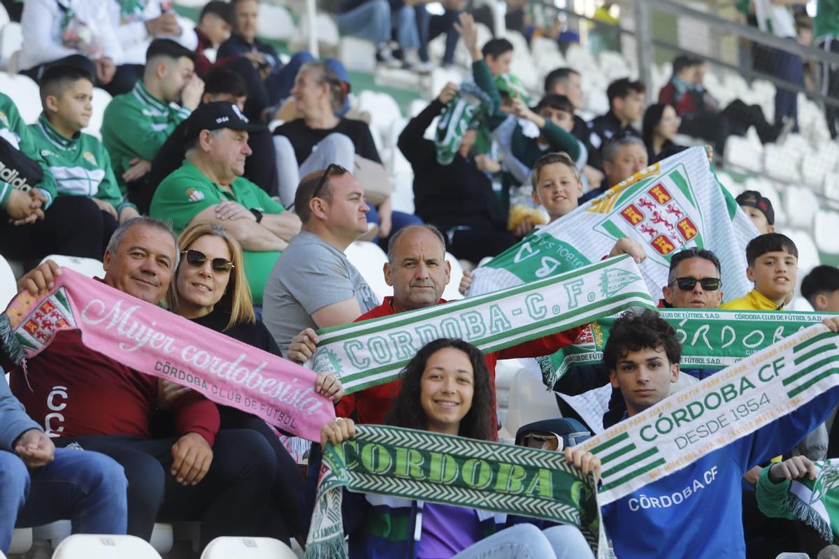Córdoba CF-Elche, las imágenes de la afición en El Arcángel Córdoba CF-Elche, las imágenes de la afición en El Arcángel