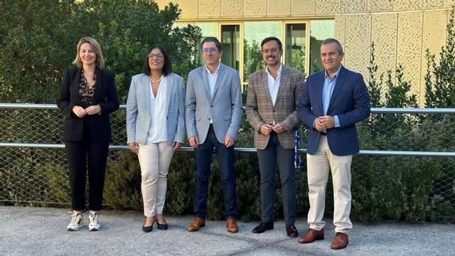 Desde la izquierda, Krysten Ma/rtín, Dimple Melwani, Joxe Mari Aizega, Lope Afonso y Valentín González en el Basque Culinary Center.