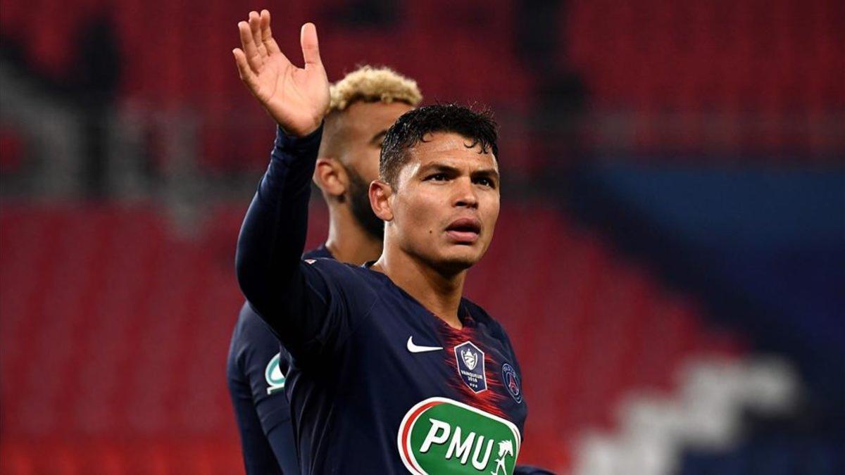 Thiago Silva, capitán del PSG, podría salir este verano