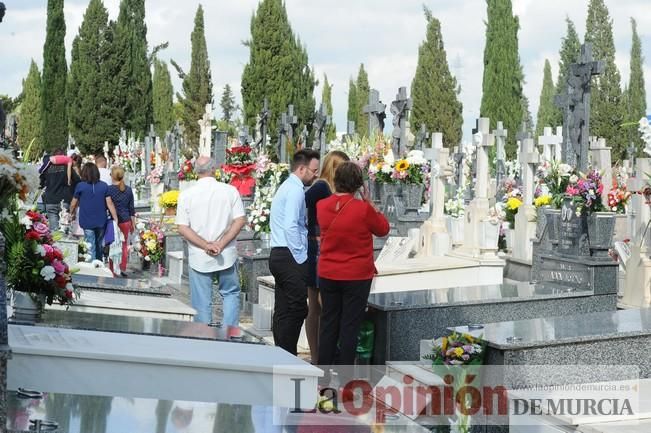 Día de Todos los Santos en el Cemeneterio de Espin