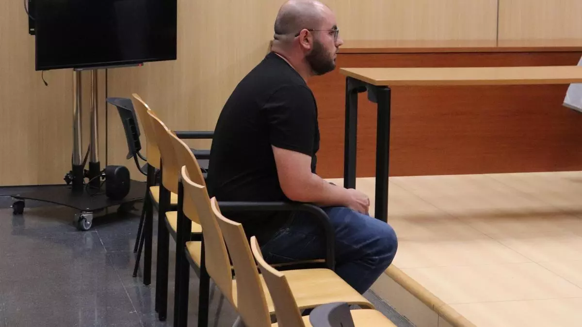 “Los tres me daban golpes en el suelo, cuando me levanté estaba sangrando y no podía respirar”
