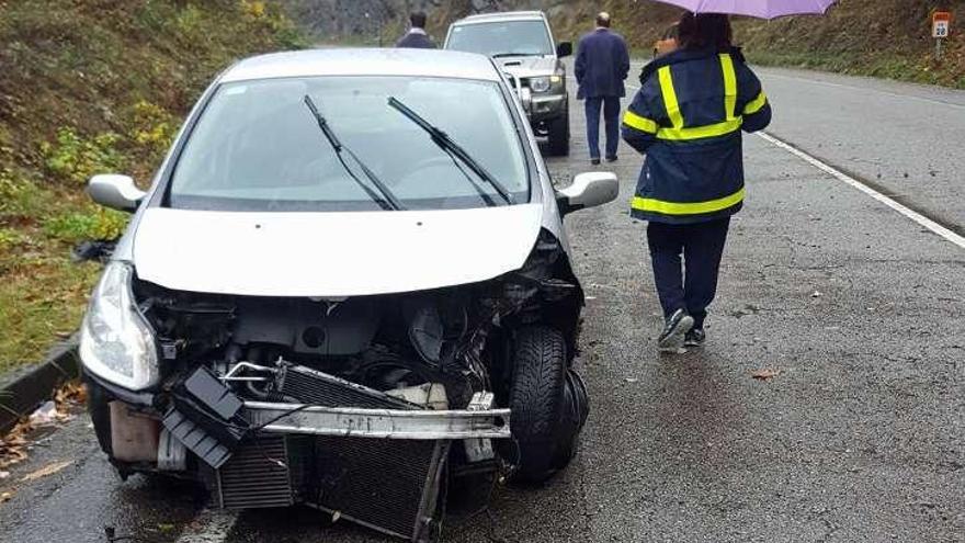 Aparatoso accidente sin heridos en Sobrescobio