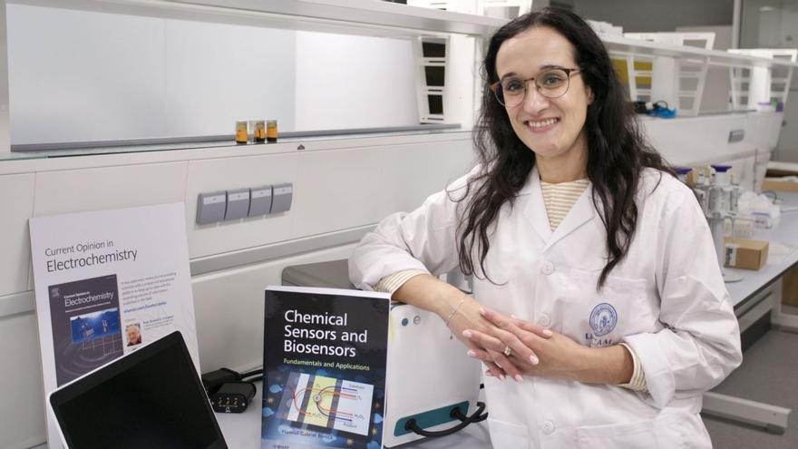 María Cuartero en el laboratorio.