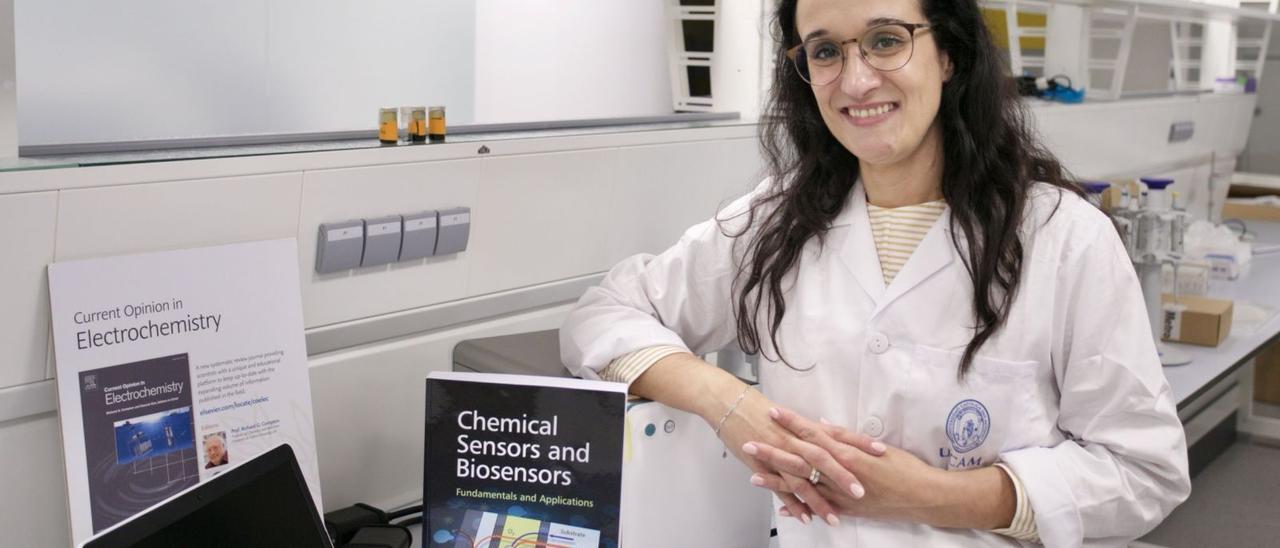 María Cuartero en el laboratorio.