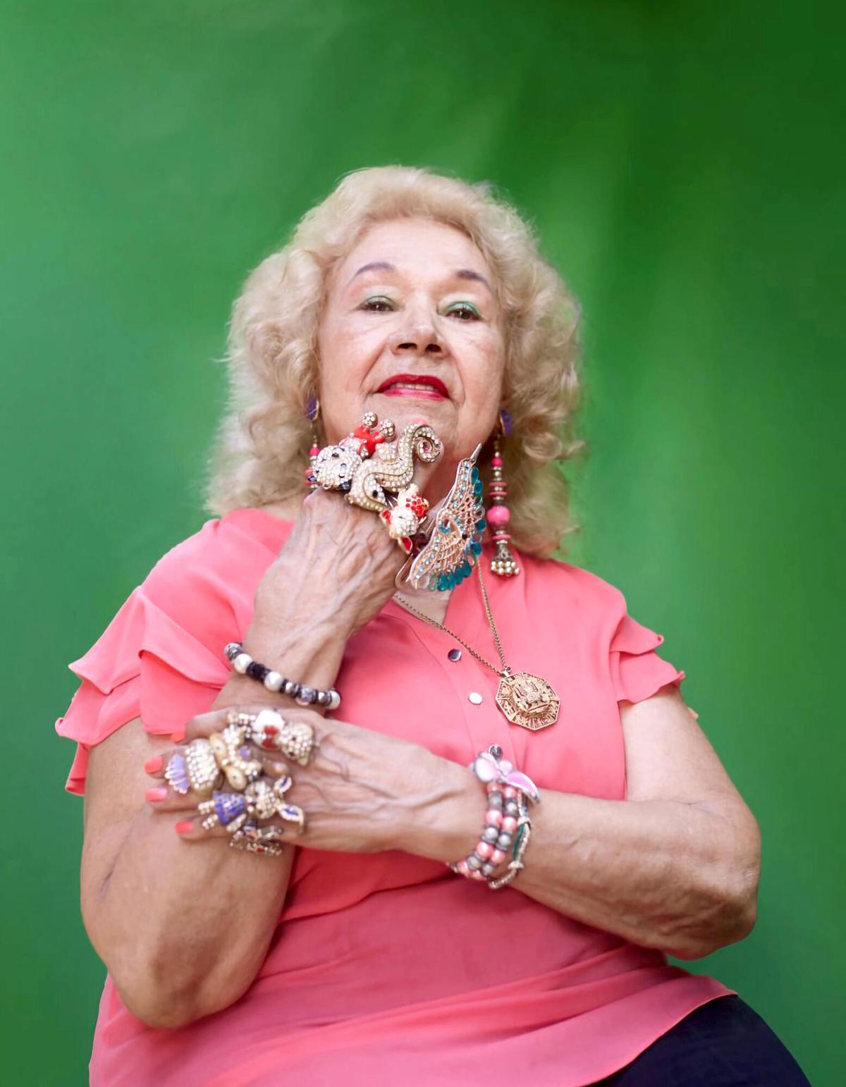 Fotografía sin fecha específica de toma divulgada por Spotify para su campaña de concienciación para apoyar a la comunidad latina donde aparece la dueña del Caribbean Social Club de Nueva York, María Anotnia 'Toñita' Cay