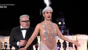 L'enginyeria artesanal del vestit de les campanades de Pedroche: dotze anys d'història i una tiara de mascareta