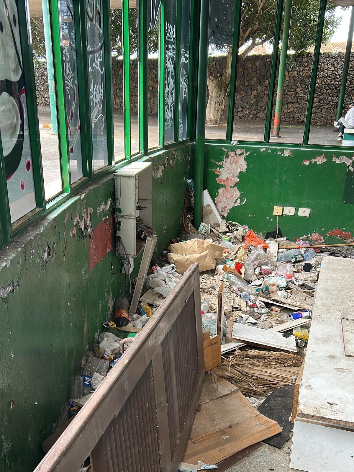 Tacoronte and Puerto de la Cruz: Decades of Neglect at Crucial Bus Stations for Northern Tenerife Tacoronte and Puerto de la Cruz: Decades of Neglect at Crucial Bus Stations for Northern Tenerife