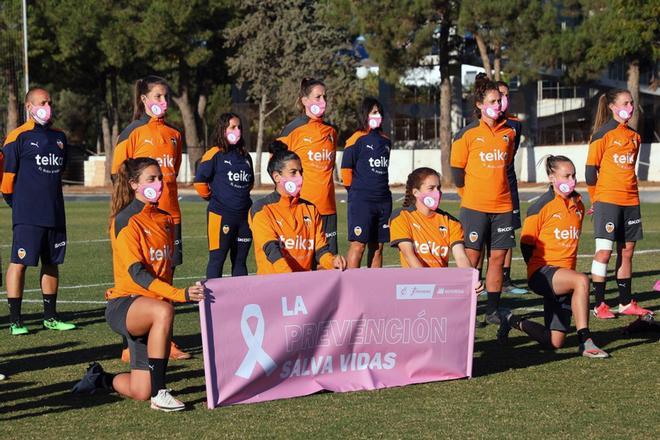 El Valencia y todos los equipos de la Liga Iberdrola participan en la campaña  del Dïa Mundial contra el cáncer de mama.