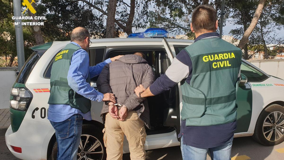 La Guardia Civil detiene en Albacete al atracador de gasolineras de la Vall d'Uixó