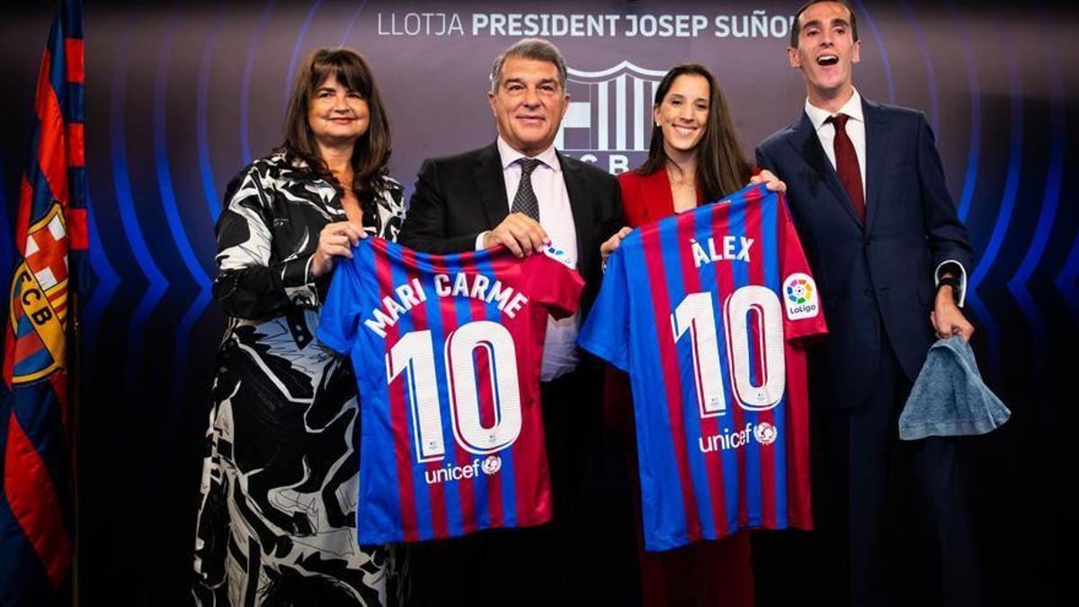 Marta Segú, presidenta de la fundación del Barça, Joan Laporta, Mari Carme Maza y Àlex Roca.