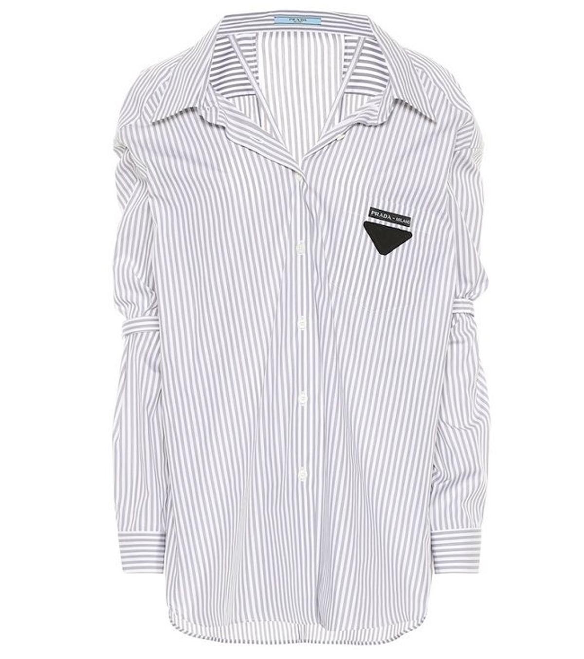 Camisa masculina con mangas desestructuradas, de Prada