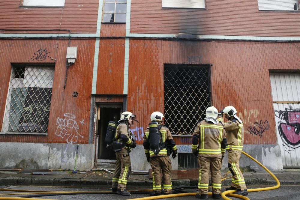 Incendio en Almacenes Industriales en Oviedo