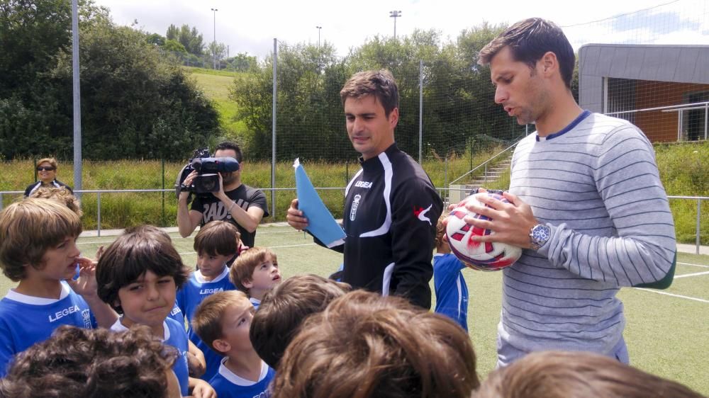 Visita de David Fernández al Campus el Real Oviedo