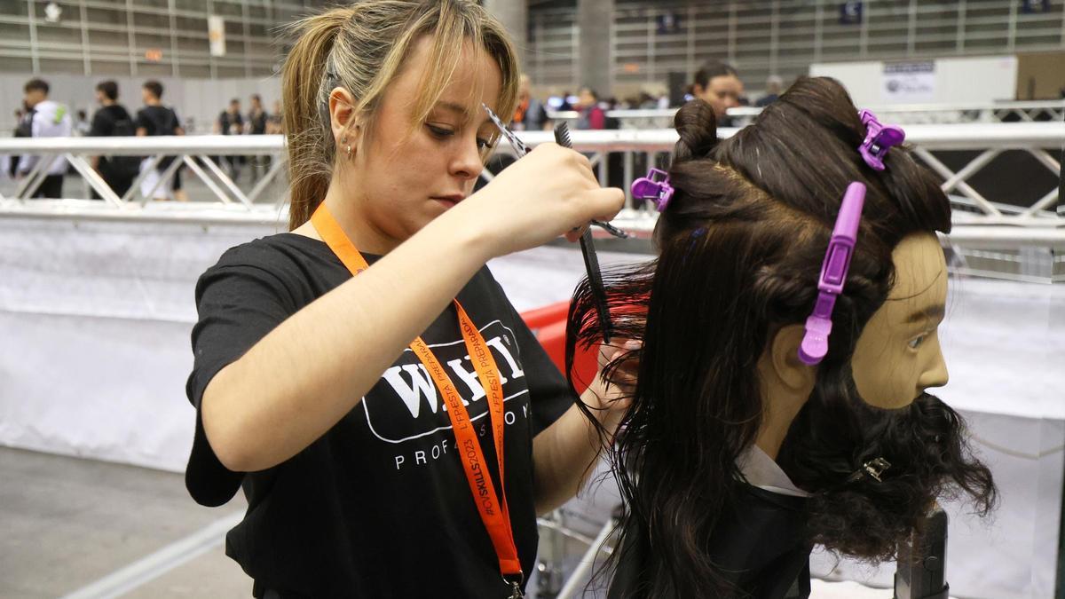 Estudiantes de FP de Peluquería.
