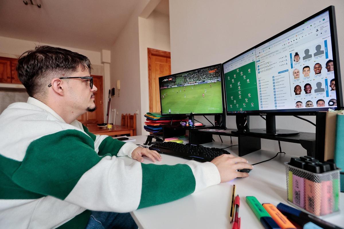 Emilio Lorenzo analizando un partido