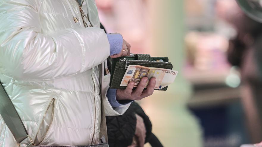 La tarjeta que está de moda pero que jamás debes meter en tu cartera o te multarán con un pastón