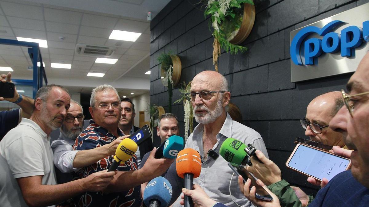 Manuel Cabezas, este miércoles en la sede del PP postulándose como candidato a la Alcaldía de Ourense en un tripartito PP-PSOE BNG.