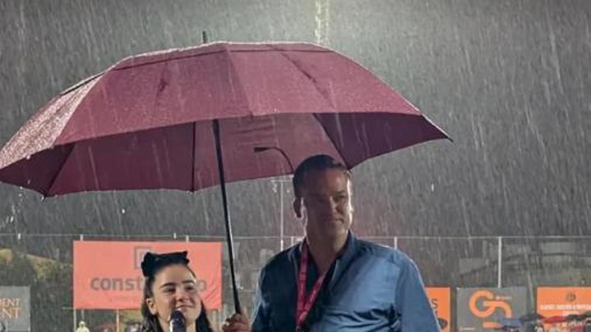 Homenaje en Torrent por el aniversario de la DANA