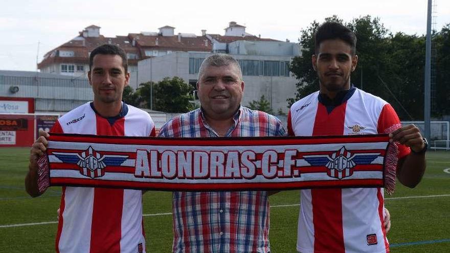 Pablo García, Luis Guimeráns y Ronald Lezcano en la presentación de los futbolistas. // Gonzalo Núñez