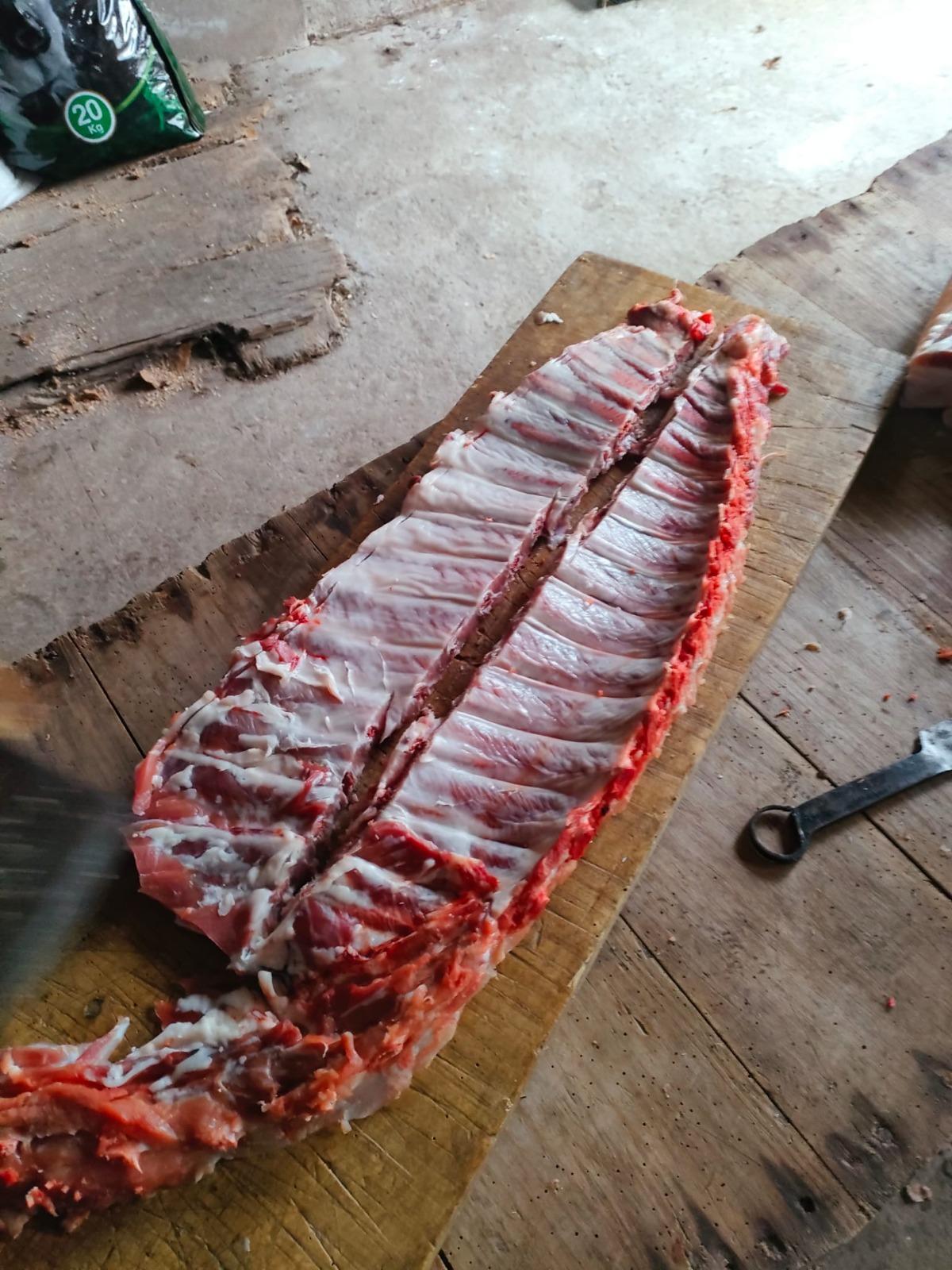 La matanza del cerdo resiste en Galicia: "Es la comida de todo el año"