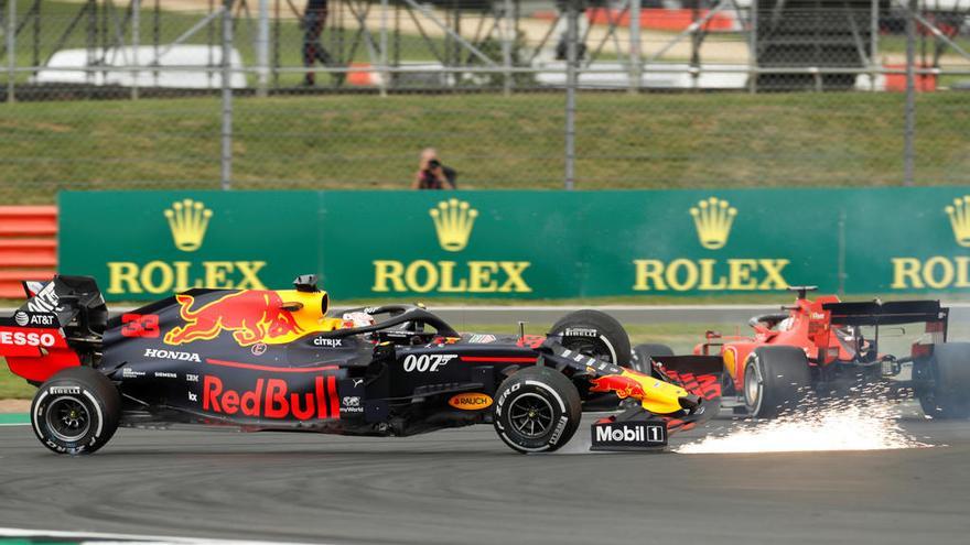 El coche de Verstappen, tras el impacto con Vettel. // John Sibley