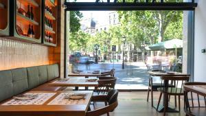 Un rincón del nuevo Tapa Tapa, en paseo de Gràcia, 44.